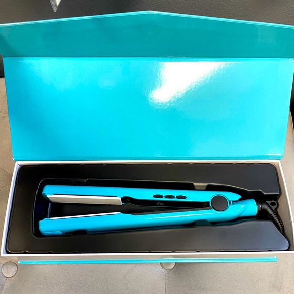 halocouture Other - New HaloCouture ceramic flat iron hair straightener